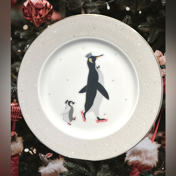 Portmeirion London NWT Sarah Miller 4  Christmas Penguins Plates & 1 Cake Plate - Picture 1 of 11
